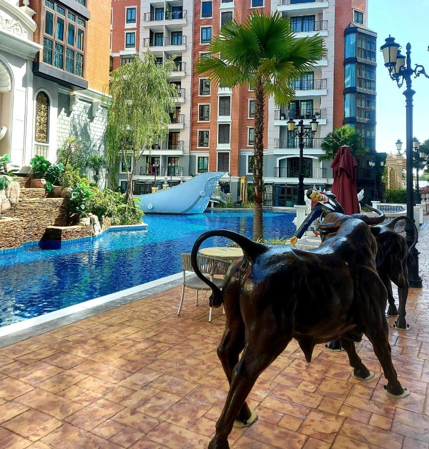 Espana Resort Pattaya Jomtien Exterior photo